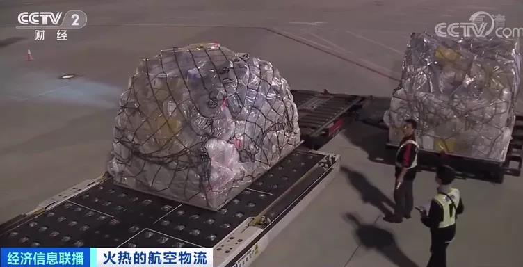 央視：預計運費持續(xù)上漲到年底！一艙難求！市場空前火爆！