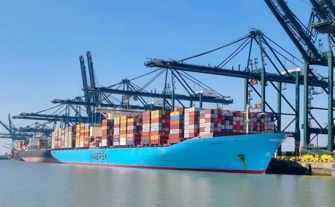 集裝箱運價連漲九周，船公司宣布停航跳港，央視：搶艙位！搶箱！外貿(mào)出貨難！