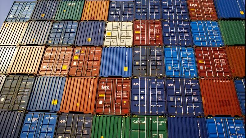 擁堵導(dǎo)致供應(yīng)鏈混亂，沖擊港口、貿(mào)易！處于歷史高位的運(yùn)費(fèi)將繼續(xù)打破紀(jì)錄