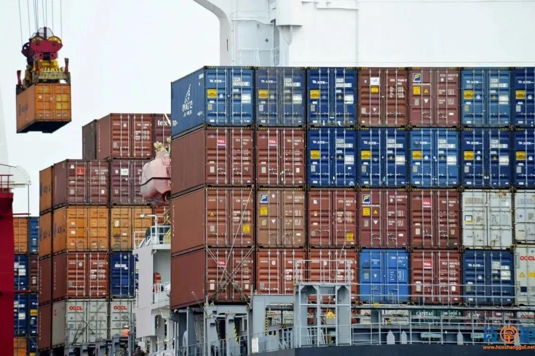 歐洲港口現(xiàn)集裝箱史無前例大擁堵，運費繼續(xù)上漲、短期難回落