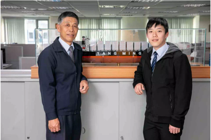 一線直擊！大副身陷港口擁堵40天, 表示：運價還得漲