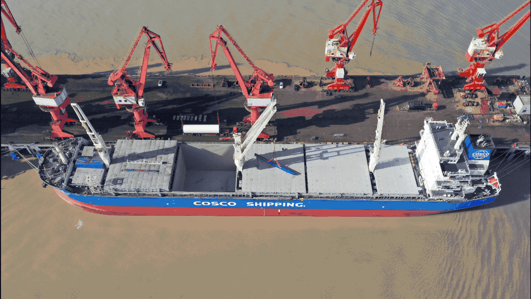 中遠(yuǎn)海運(yùn)特運(yùn)造了一批“變形金剛”！集裝箱，汽車，件雜貨、紙漿統(tǒng)統(tǒng)都能運(yùn)