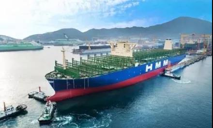 亞歐航線運力將增加12.8萬TEU，該航運公司提前部署8艘萬TEU新船，加強在聯(lián)盟中的地位