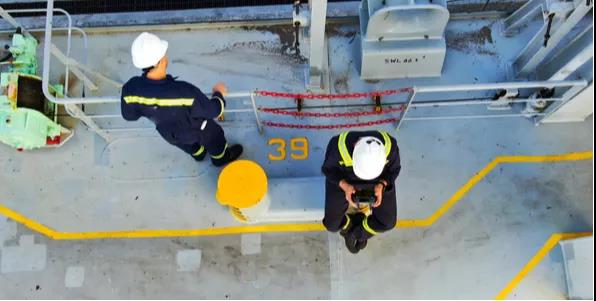 LNG落魄了！那艘一夜爆紅的船, 日租金被砍掉了20萬(wàn)美元! ... 對(duì)船員影響幾何？