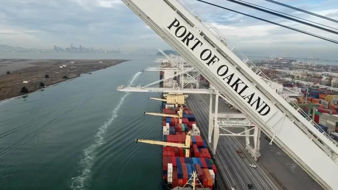 美西擁堵蔓延，奧克蘭港排起長(zhǎng)龍！薩凡納有船舶等待，紐約有擁堵跡象