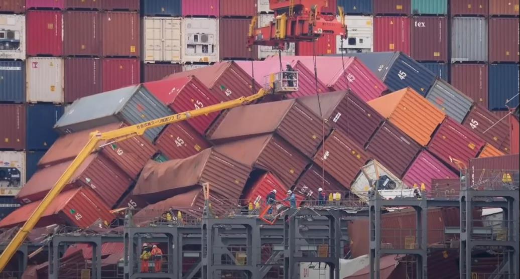 太平洋不太平！又一艘美線船舶突發(fā)事故，至少40個(gè)集裝箱落海！