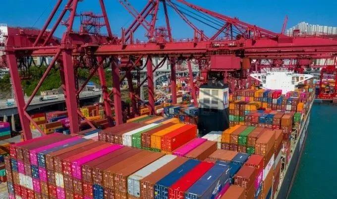 船公司上調(diào)費(fèi)用，跨太平洋運(yùn)價(jià)跳漲再創(chuàng)新高！集運(yùn)市場(chǎng)面臨的挑戰(zhàn)持續(xù)到下一年