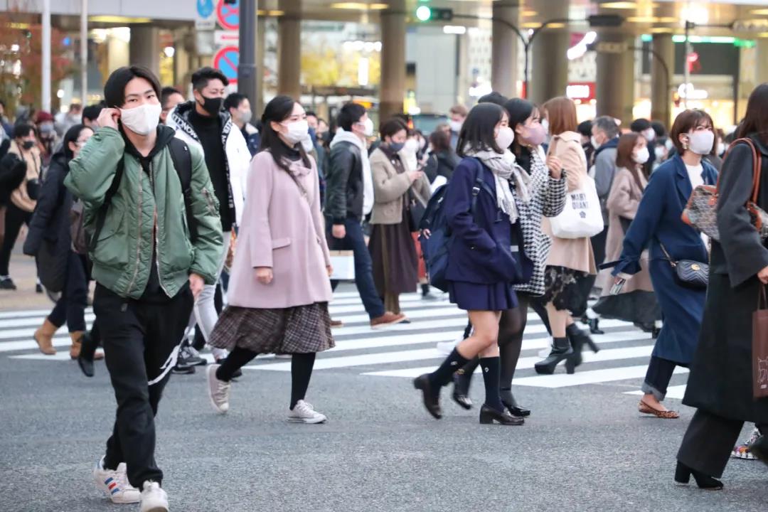 日本“封國(guó)”至明年1月底！經(jīng)濟(jì)或要到2022年才能恢復(fù)