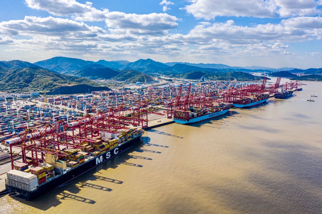 寧波舟山港年集裝箱吞吐量首超“2800萬”