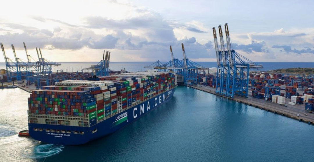 新冠疫情引發(fā)全球航運供應鏈“極端風暴”