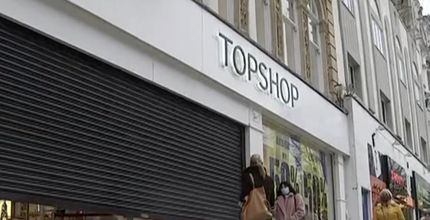 一天內(nèi)，兩大知名百貨品牌倒閉，25000名員工面臨下崗的風(fēng)險(xiǎn)