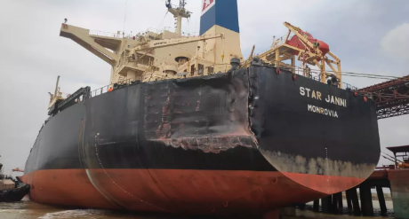 事故 | 世界最大鐵礦石運輸船動力失控，3船連撞