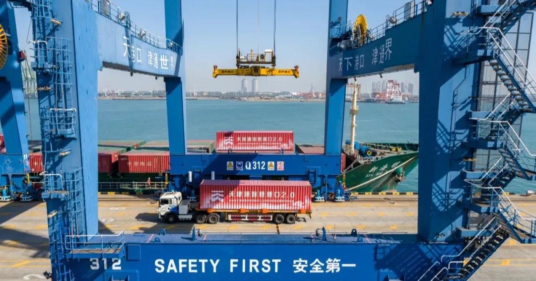 天津港攻克集裝箱碼頭自動(dòng)化改造世界難題！